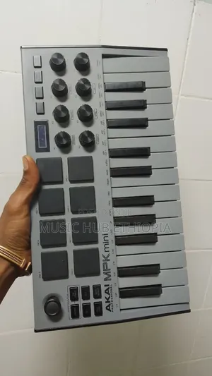 Akai MPK Midi Keyboard
