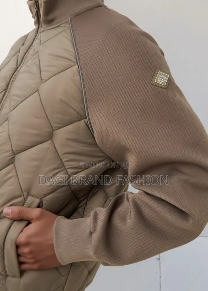 Modern Men’S Lightweight Jacket