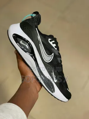 Nike Air Max Zoom Winflow V2 Running Shoes