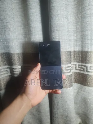 Samsung Galaxy Z Flip7 256 GB Black
