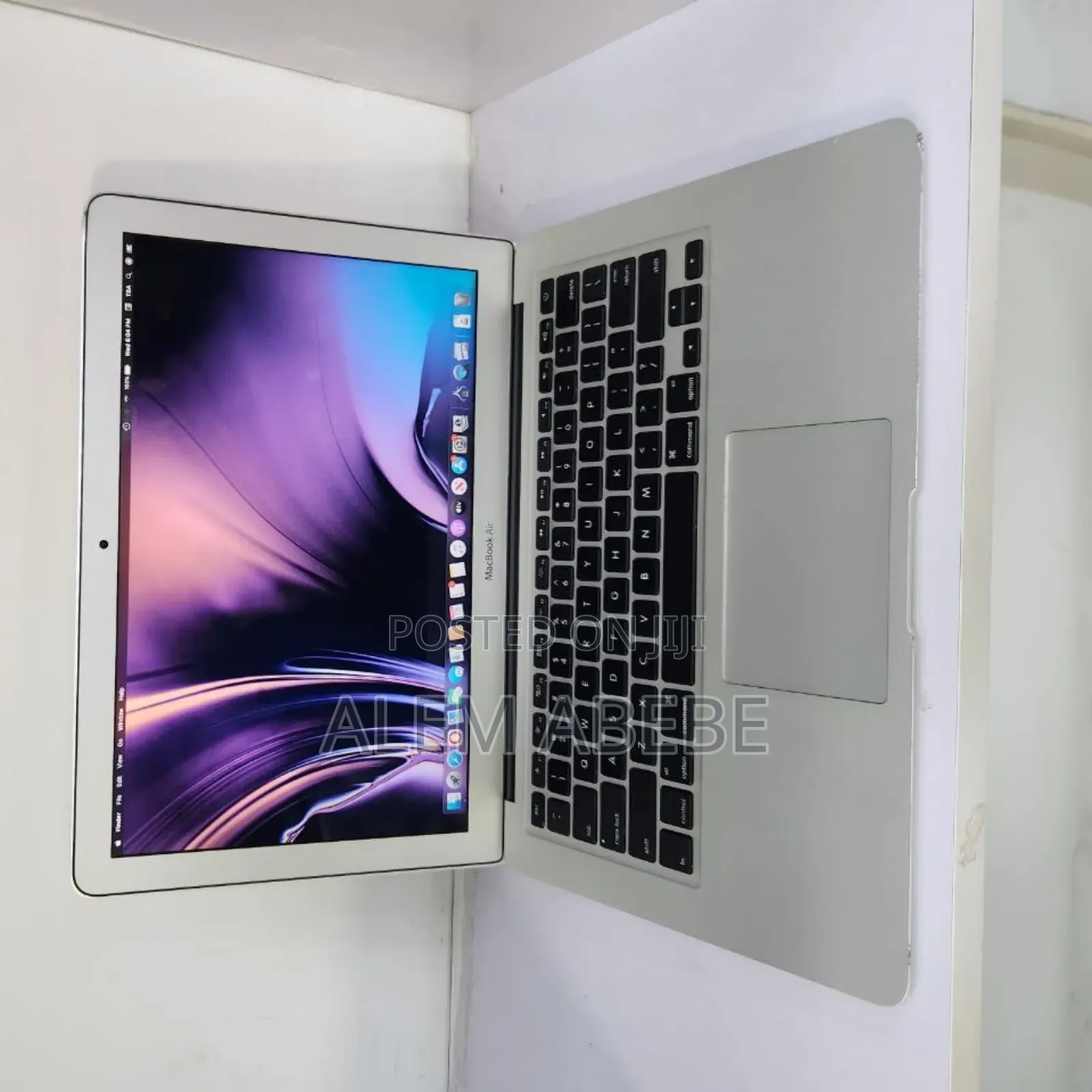 New Laptop Apple MacBook Air 2012 4GB Intel Core i5 SSD 128GB