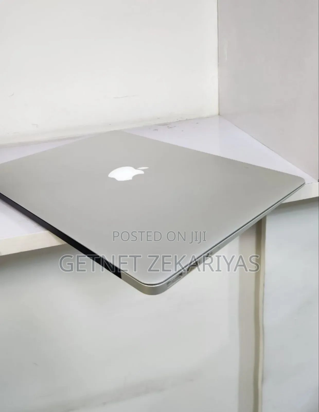 New Laptop Apple MacBook Air 2012 4GB Intel Core i5 SSD 128GB