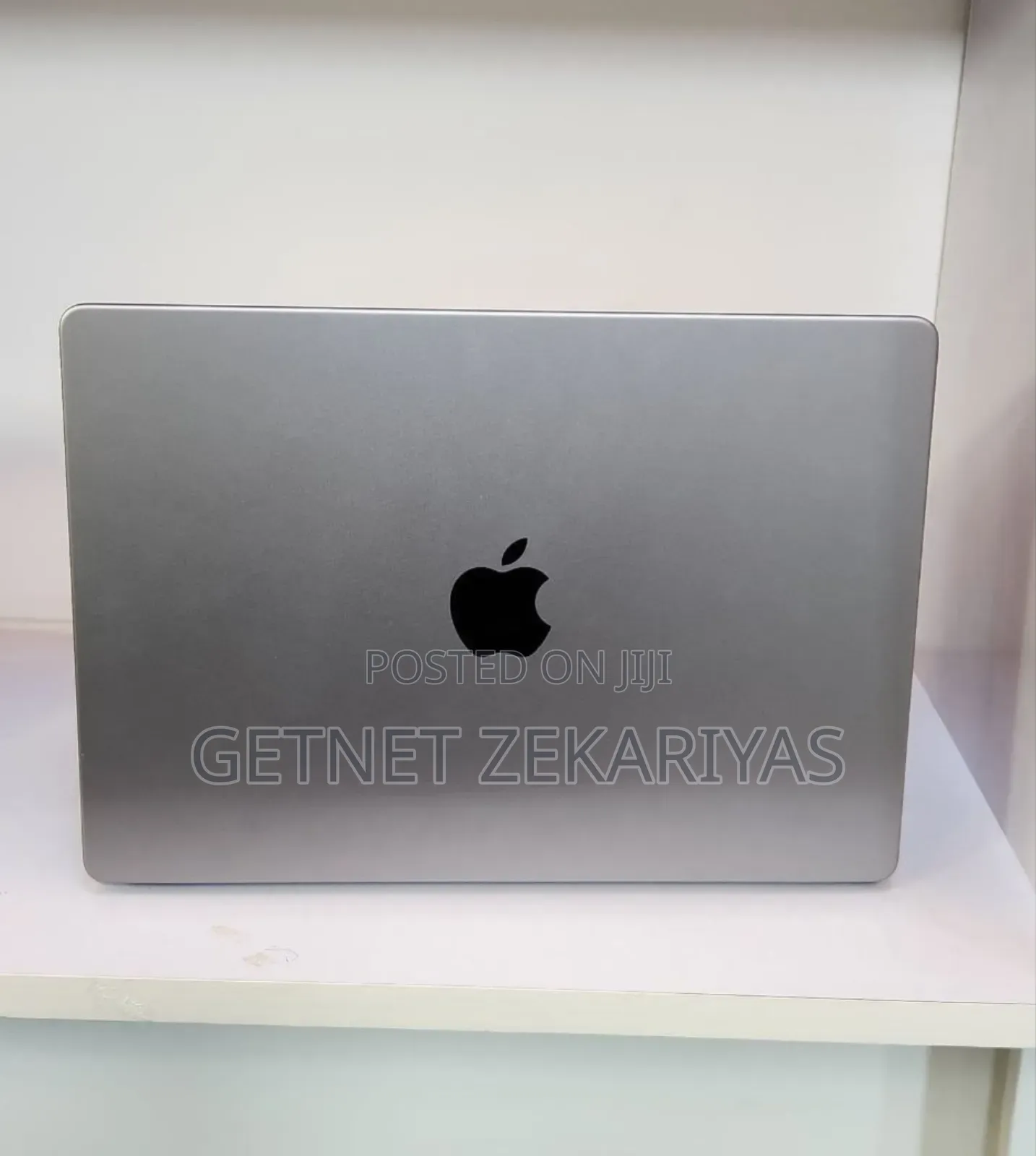 New Laptop Apple MacBook Pro M1 16GB Apple M1 Pro SSD 512GB