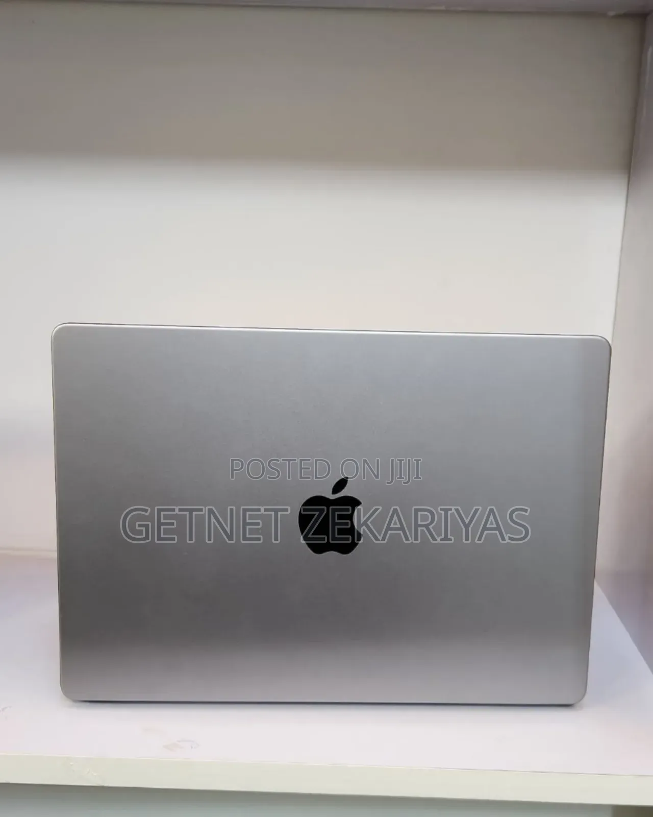 New Laptop Apple MacBook Pro M1 16GB Apple M1 Pro SSD 512GB