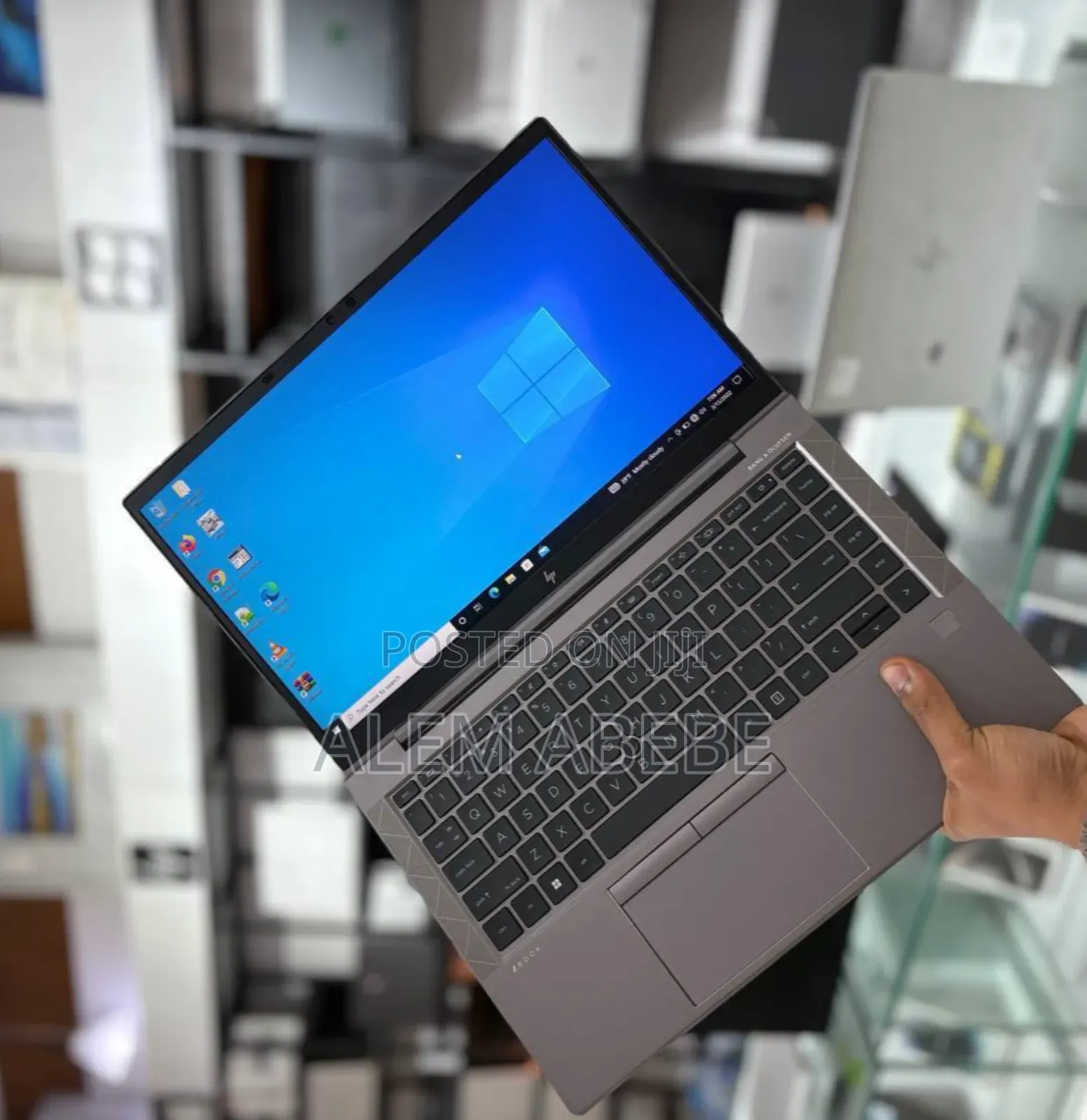 New Laptop HP ZBook Firefly G8 16GB Intel Core i7 SSD 512GB
