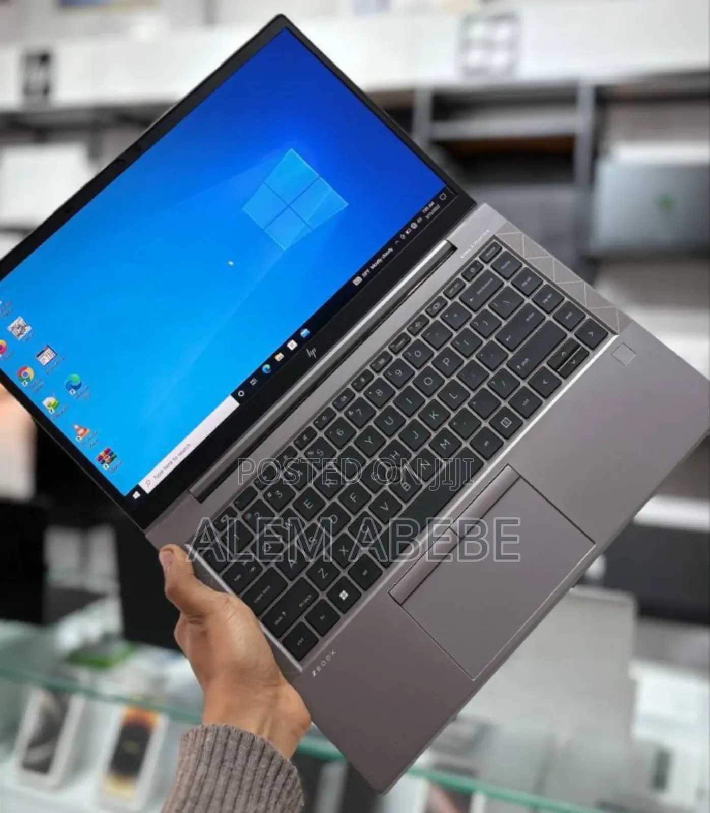 New Laptop HP ZBook Firefly G8 16GB Intel Core i7 SSD 512GB