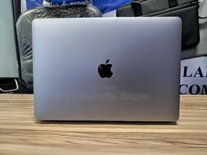 New Laptop Apple MacBook Pro M1 8GB Apple M1 SSD 256GB