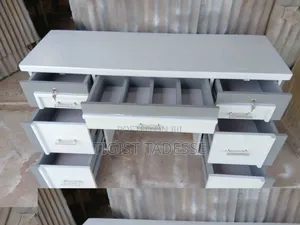 Dressing Table Made of HDF With Chair