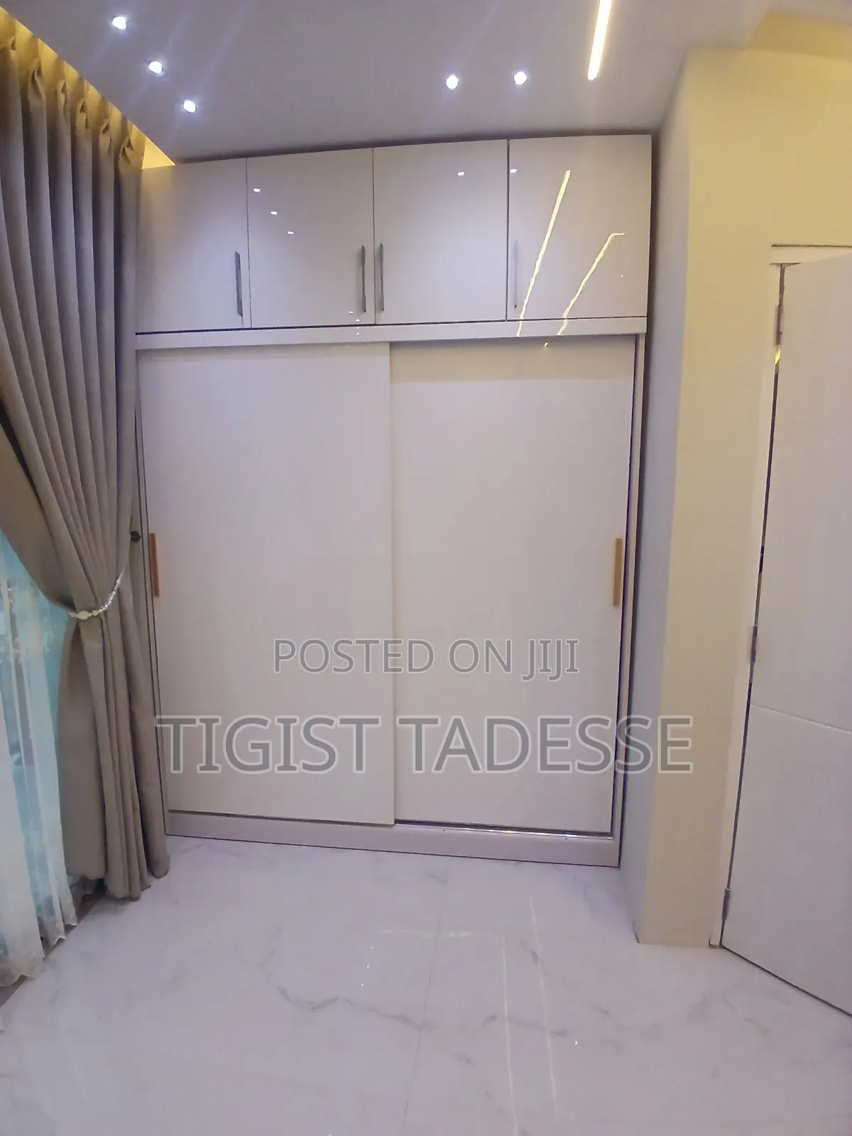 Closet(ቁም ሳጥን )Done by Uv Board ተንሸራታች በር