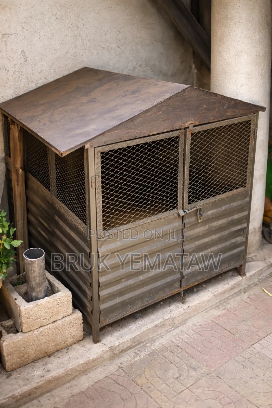Doghouse for Sell