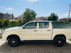 Toyota Hilux 2.5 D-4D 4X4 SRX 2012 White