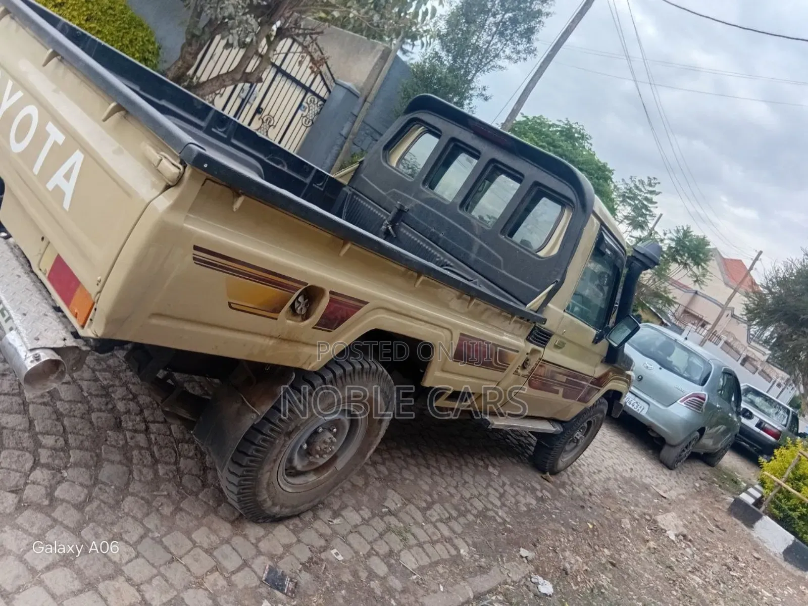 Toyota Land Cruiser 79 Series 2006 Gold