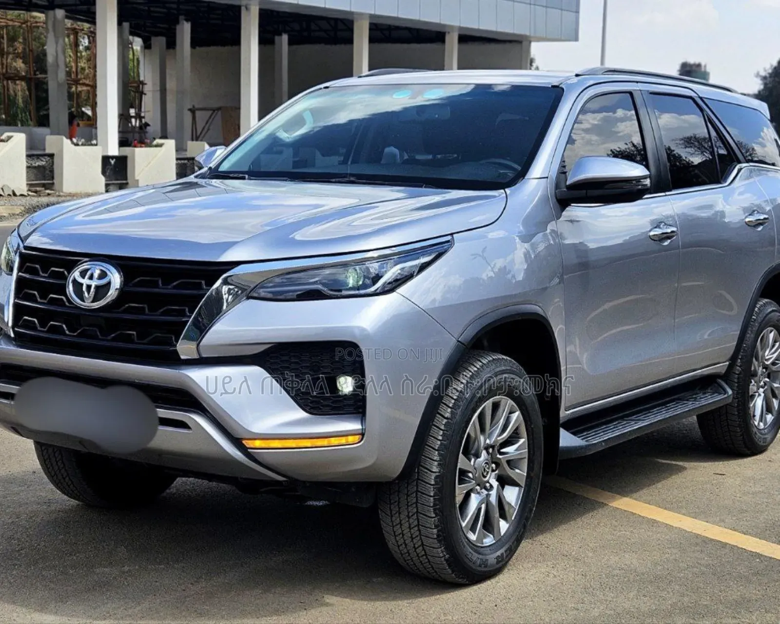 Toyota Fortuner 2023 Silver