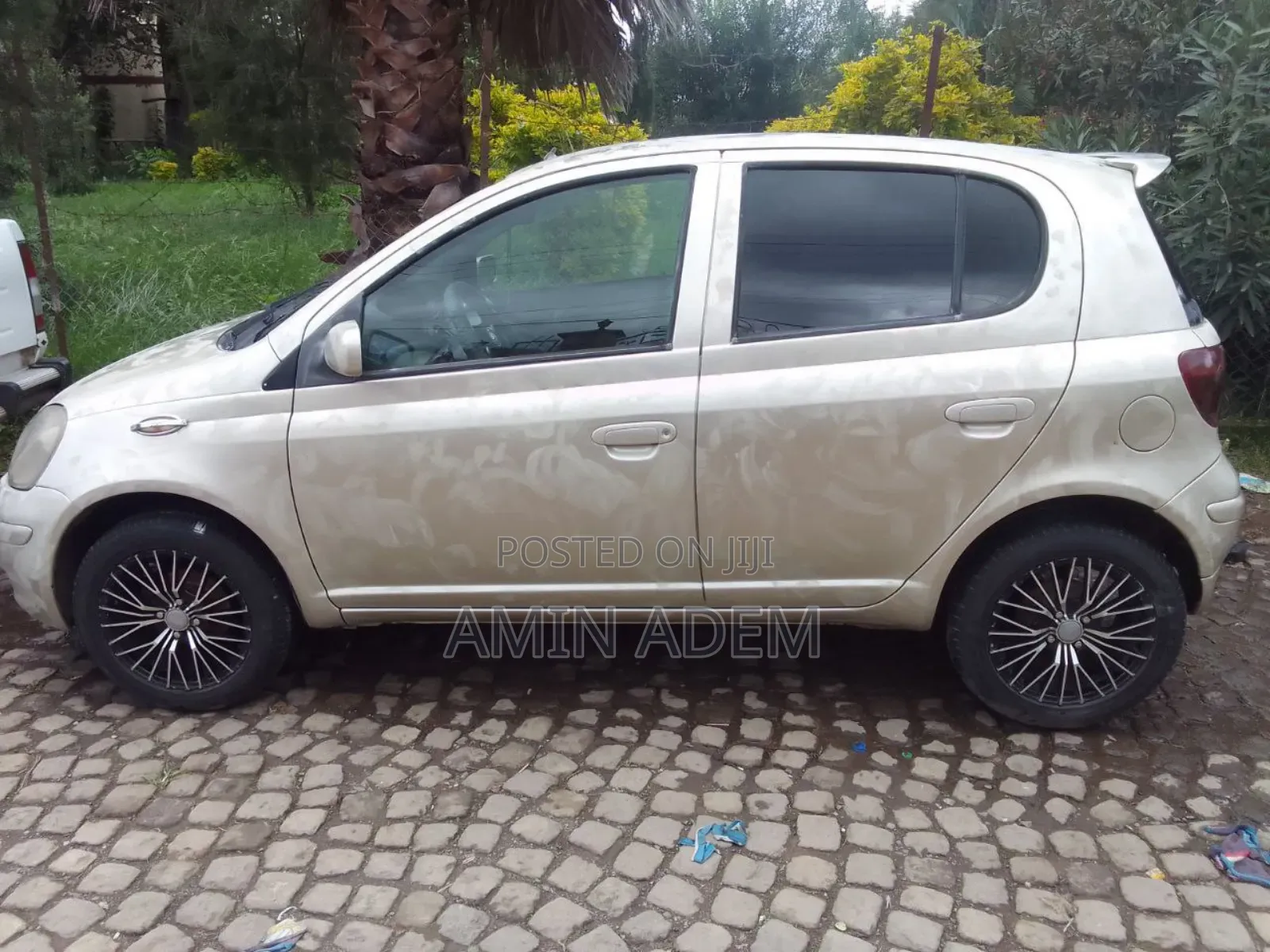 Toyota Vitz 2002 Silver