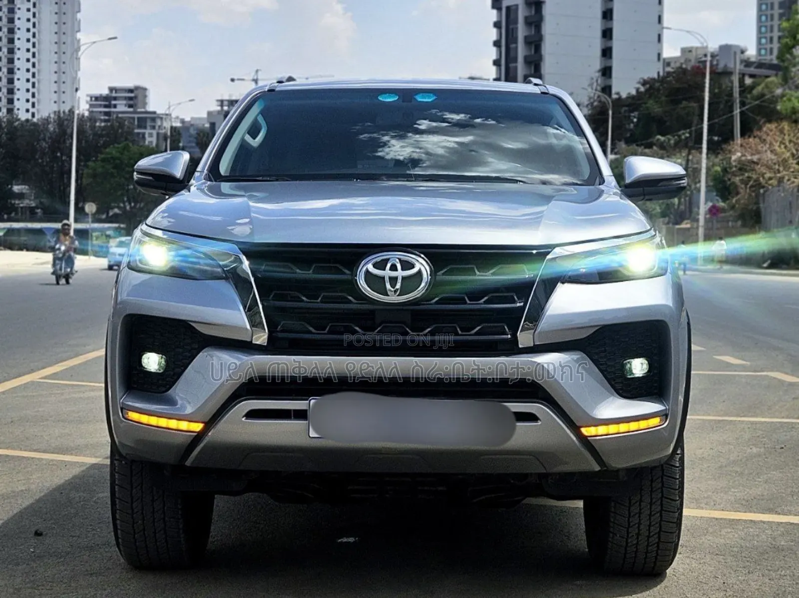 Toyota Fortuner 2023 Silver