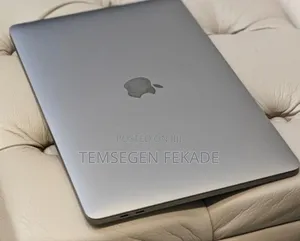 New Laptop Apple MacBook Pro 2019 16GB Intel Core i7 SSD 256GB