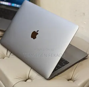 New Laptop Apple MacBook Pro 2019 16GB Intel Core i7 SSD 256GB