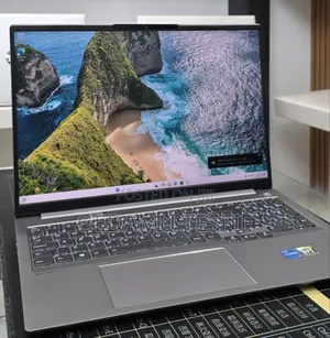 New Laptop Lenovo 16GB Intel Core i5 SSD 512GB