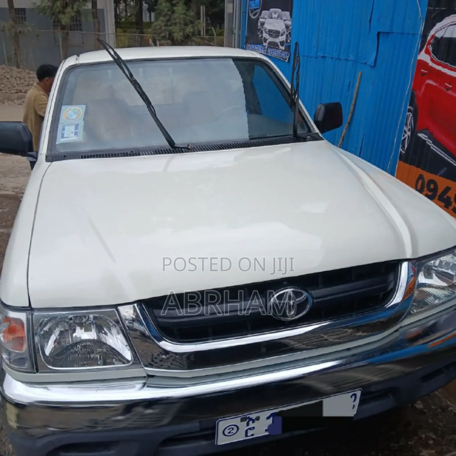 Toyota Hilux 2003 White
