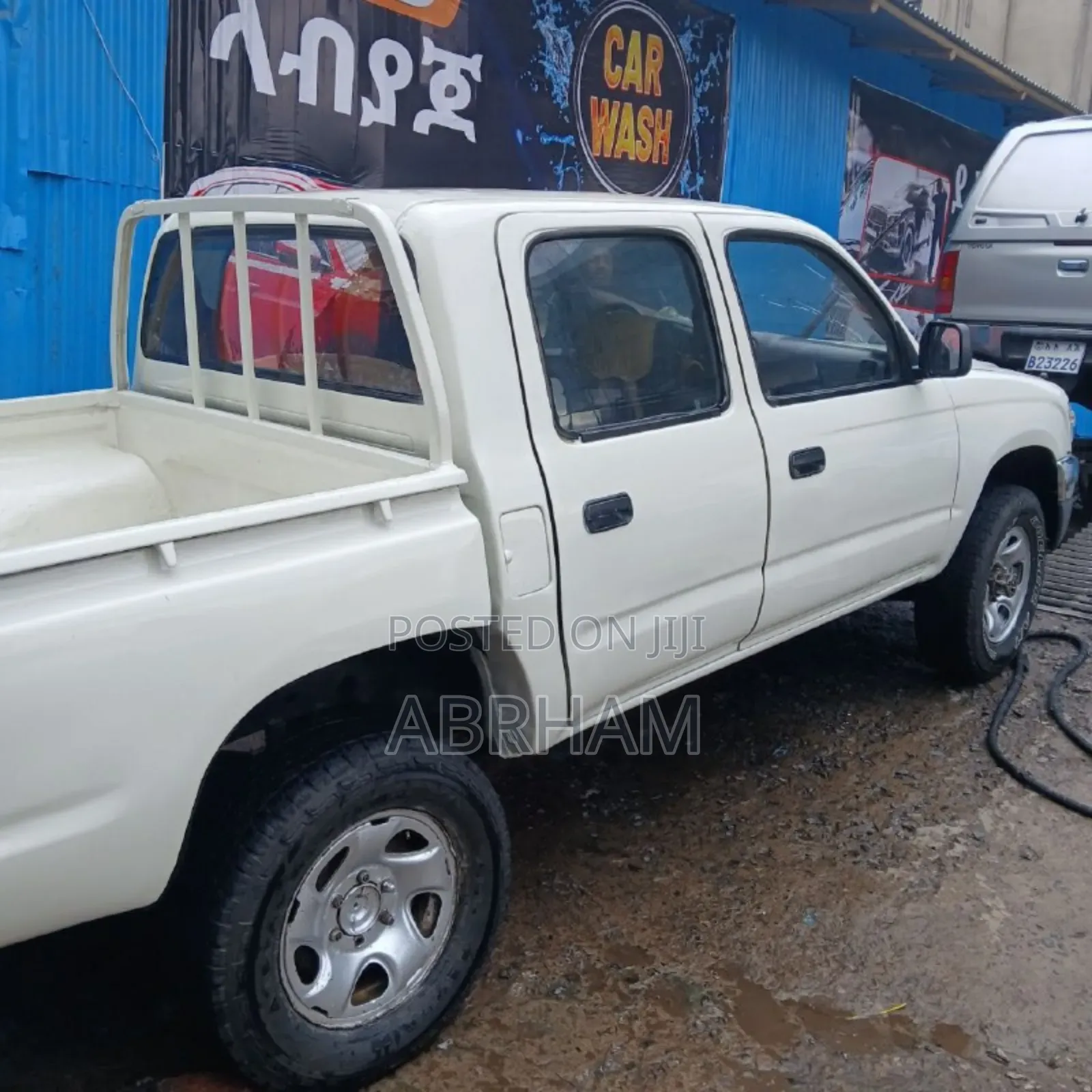 Toyota Hilux 2003 White