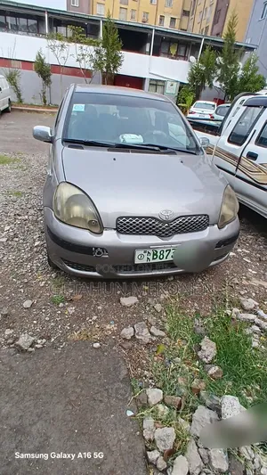Toyota Vitz 2004 Gold