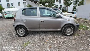 Toyota Vitz 2004 Gold