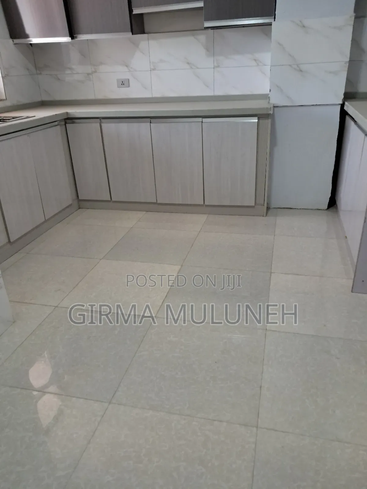 Furnished 4bdrm Apartment in አዲስ ህይወት ሆስፒታል, Bole for sale