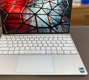New Laptop Dell XPS 13 8GB Intel Core i5 SSD 256GB