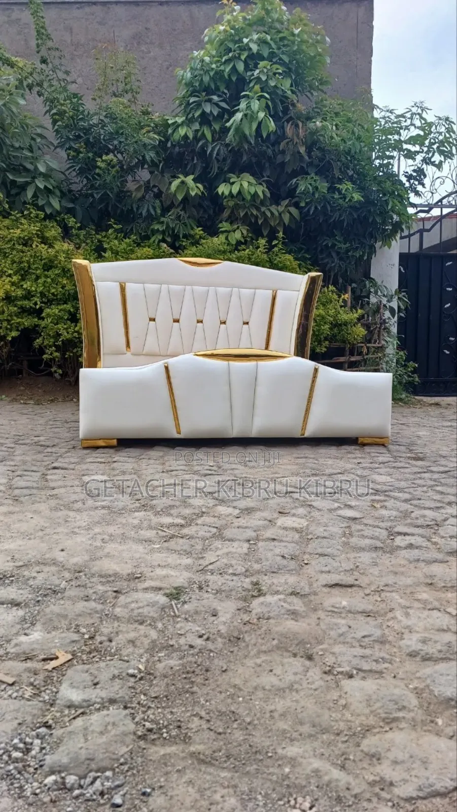 አልጋዎች From Home Furniture