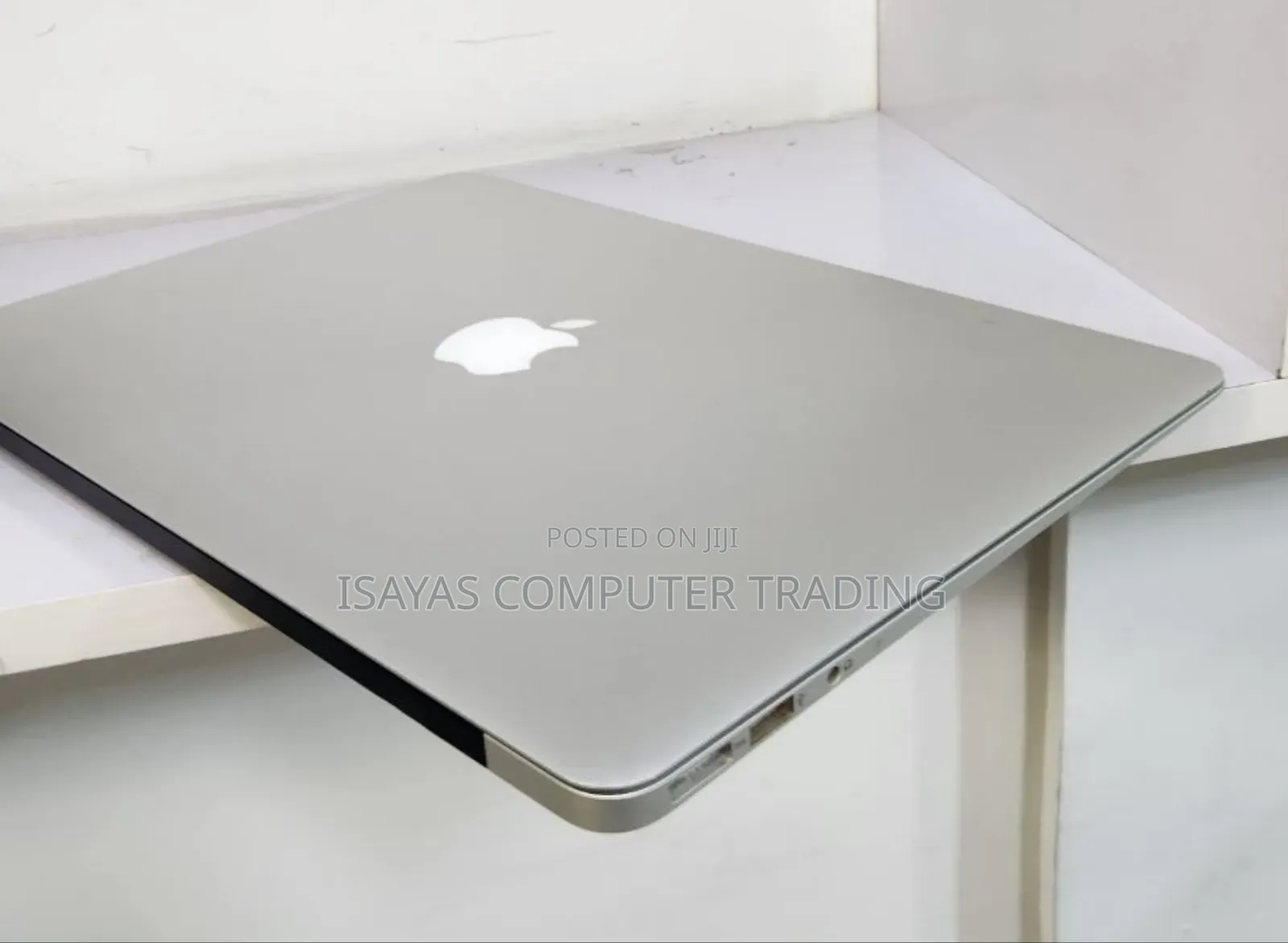 New Laptop Apple MacBook Air 2012 4GB Intel Core i7 SSD 128GB