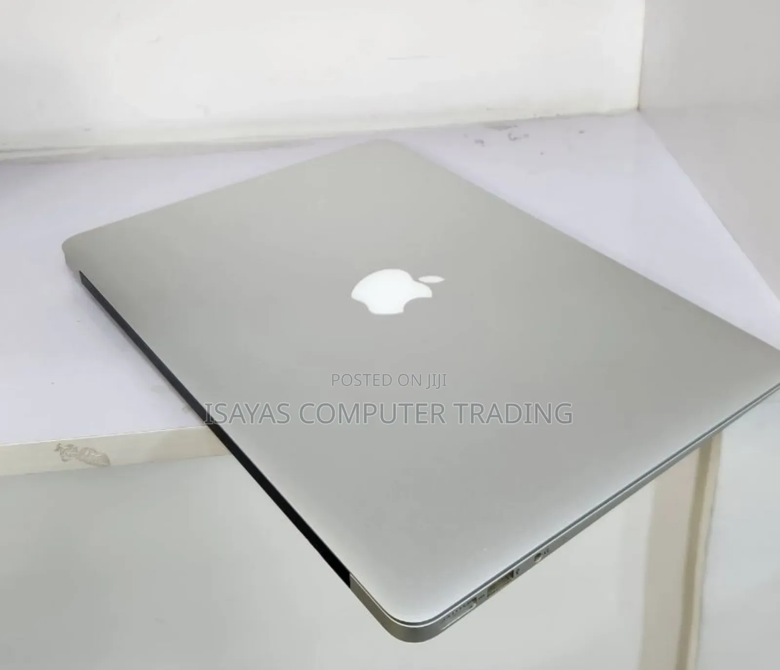 New Laptop Apple MacBook Air 2012 4GB Intel Core i7 SSD 128GB
