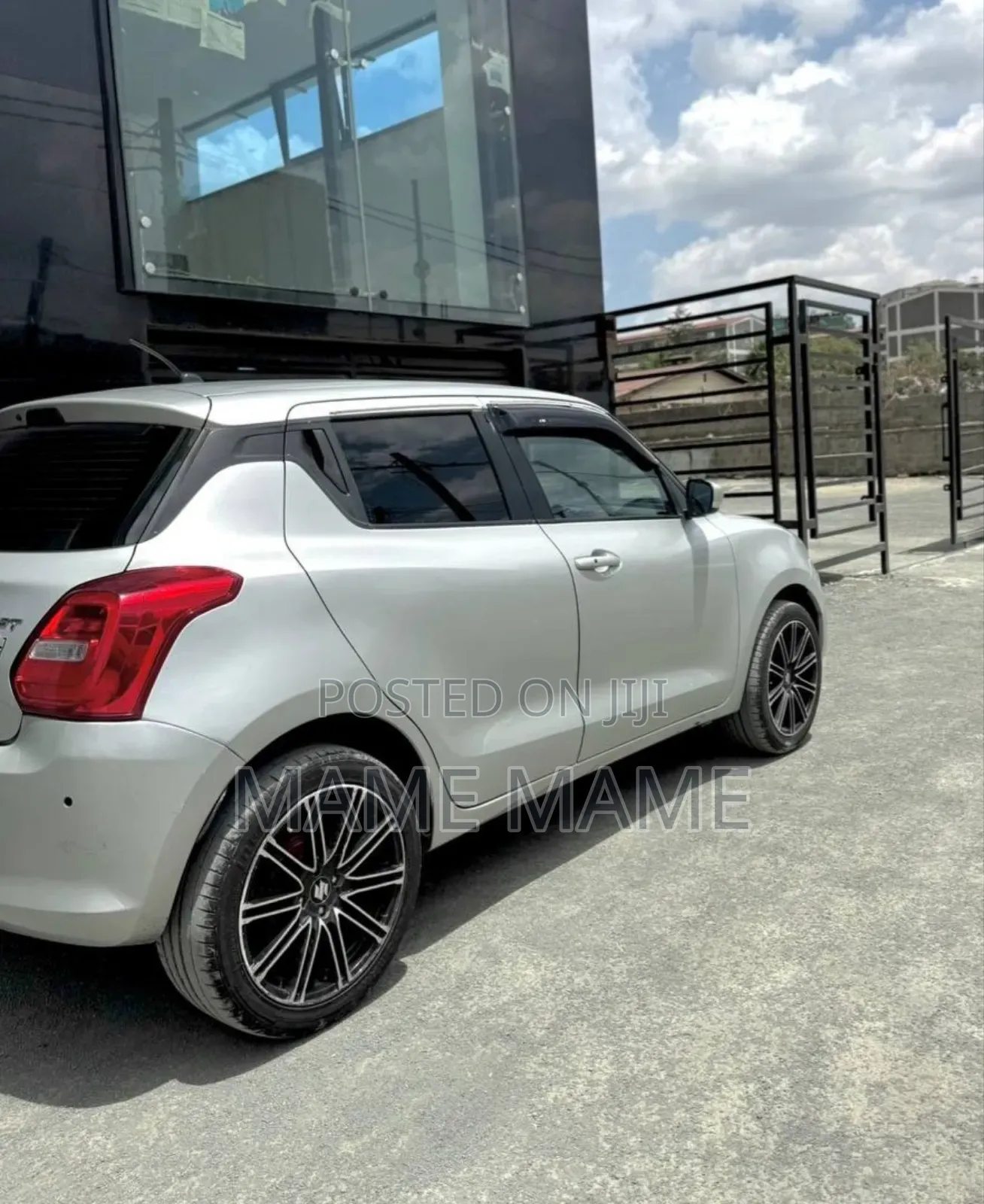 Suzuki Swift 2021 Silver