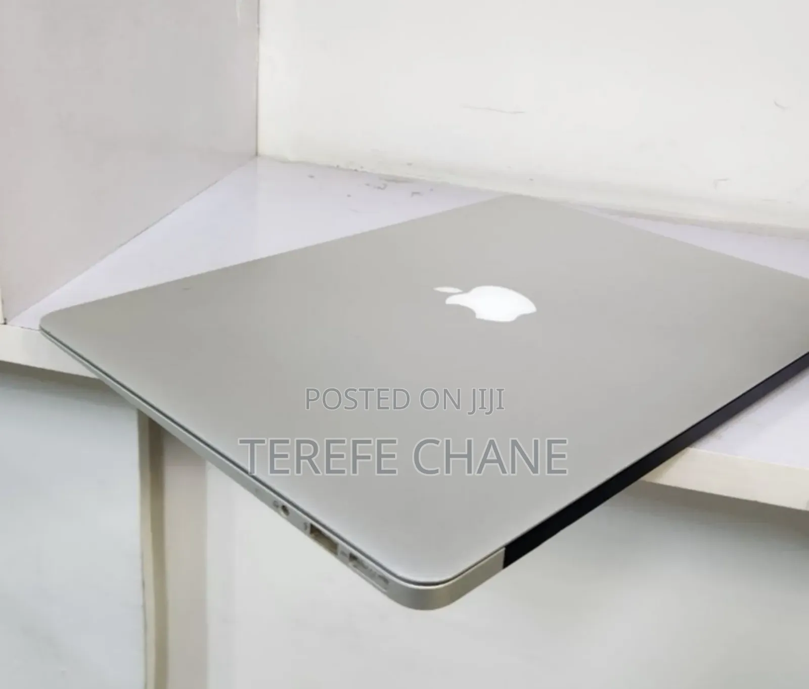 New Laptop Apple MacBook Air 2012 8GB Intel Core i5 SSD 128GB