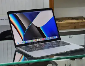 New Laptop Apple MacBook Pro 2019 16GB Intel Core i7 SSD 256GB