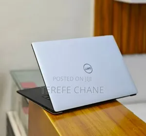 New Laptop Dell XPS 15 16GB Intel Core i9 SSD 512GB