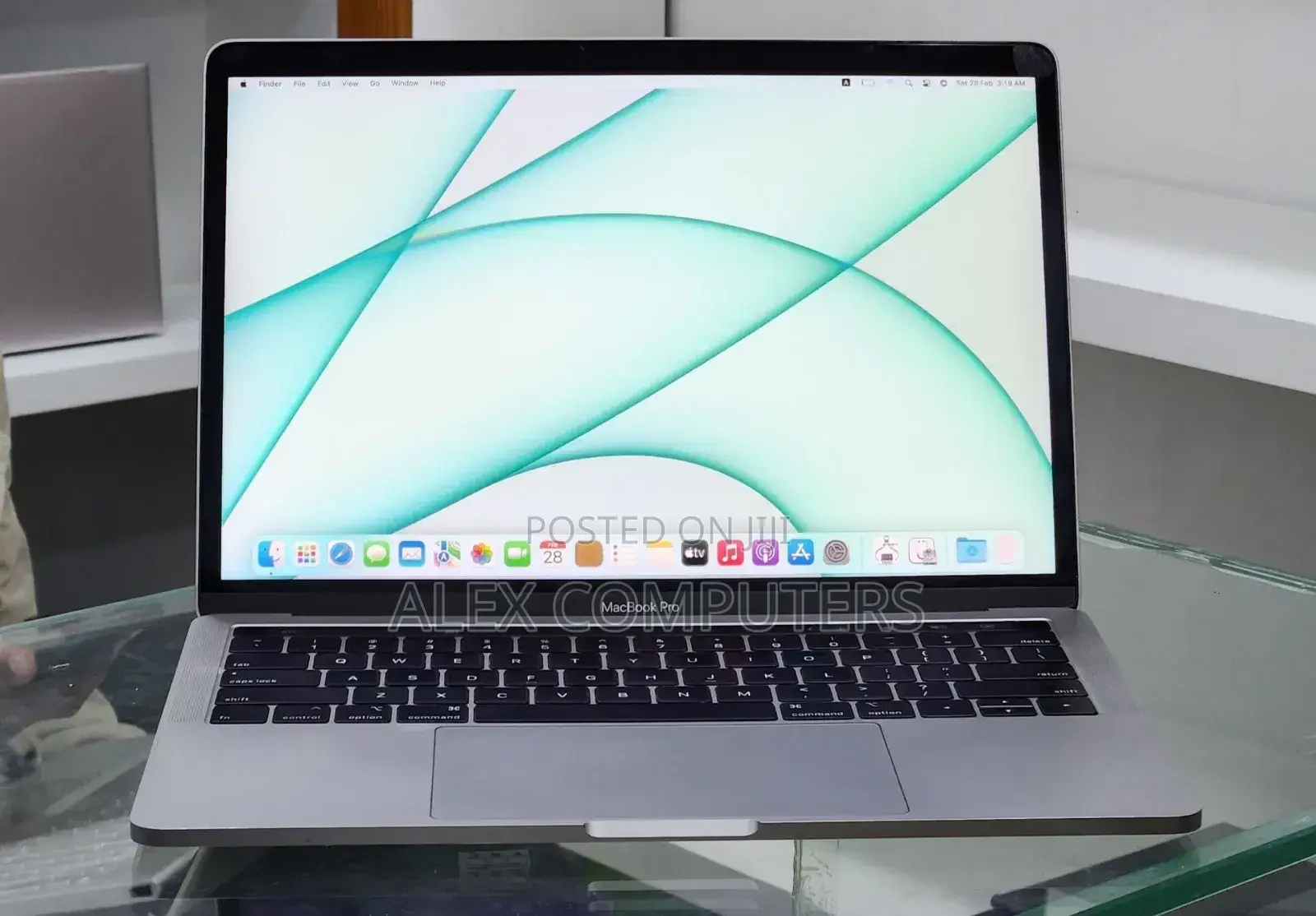 New Laptop Apple MacBook Pro 2019 16GB Intel Core i7 SSD 1T