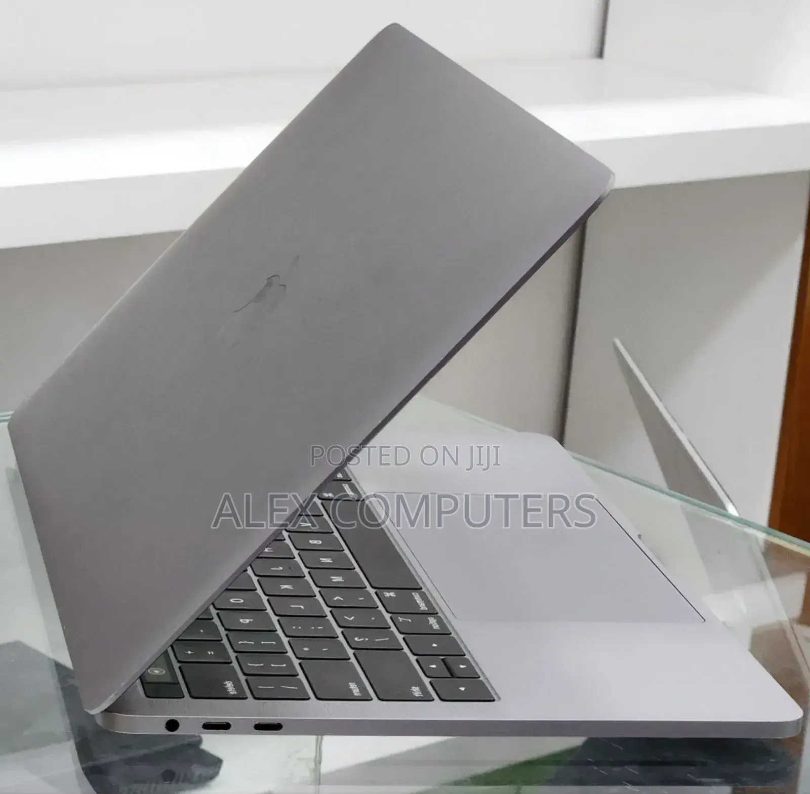 New Laptop Apple MacBook Pro 2019 16GB Intel Core i7 SSD 1T