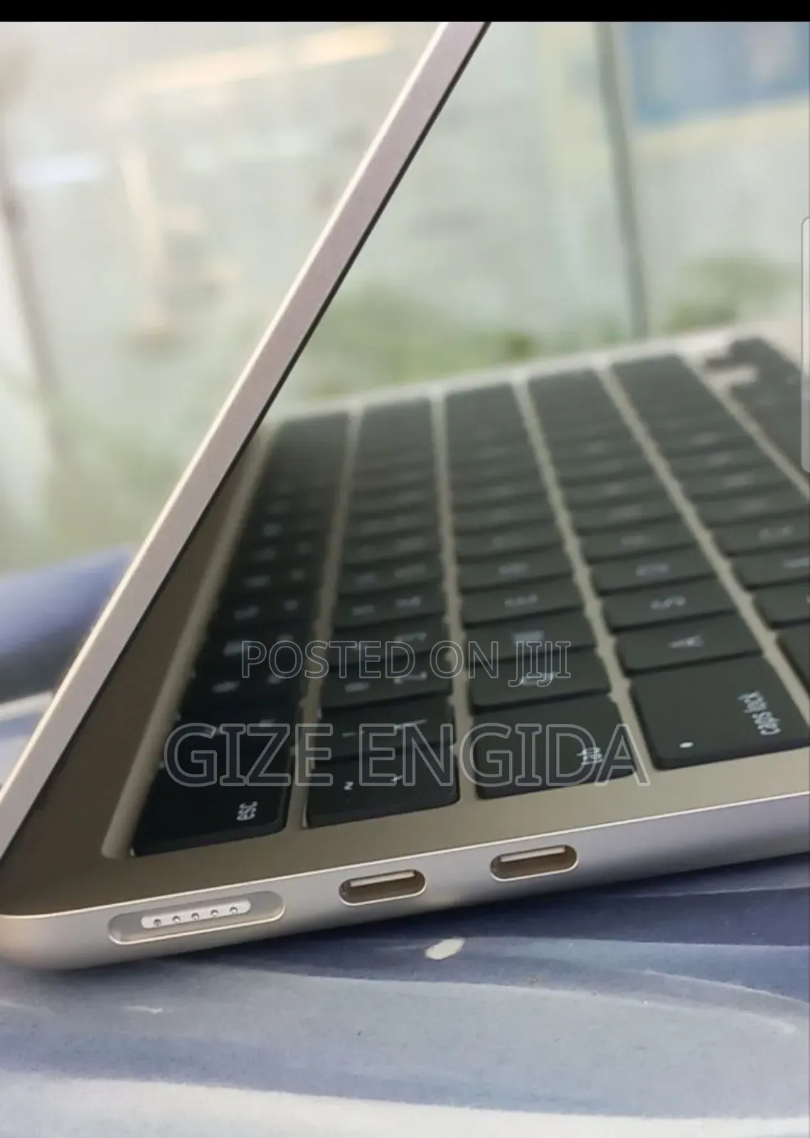 New Apple MacBook Air 2025 M4 15-inch 16GB Apple M4 Max SSD 256GB