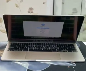 New Apple MacBook Air 2025 M4 15-inch 16GB Apple M4 Max SSD 256GB