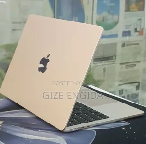 New Apple MacBook Air 2025 M4 15-inch 16GB Apple M4 Max SSD 256GB