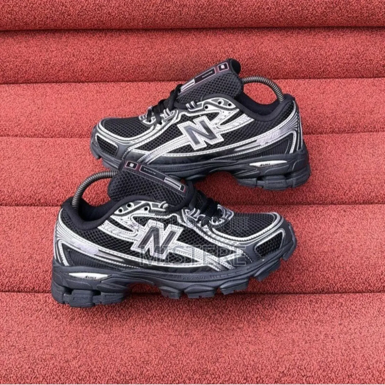 New Balance 270