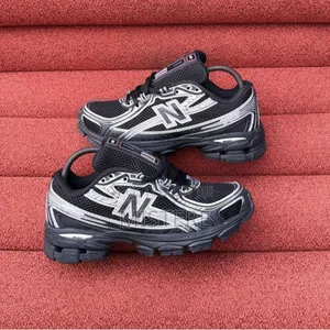 New Balance 270