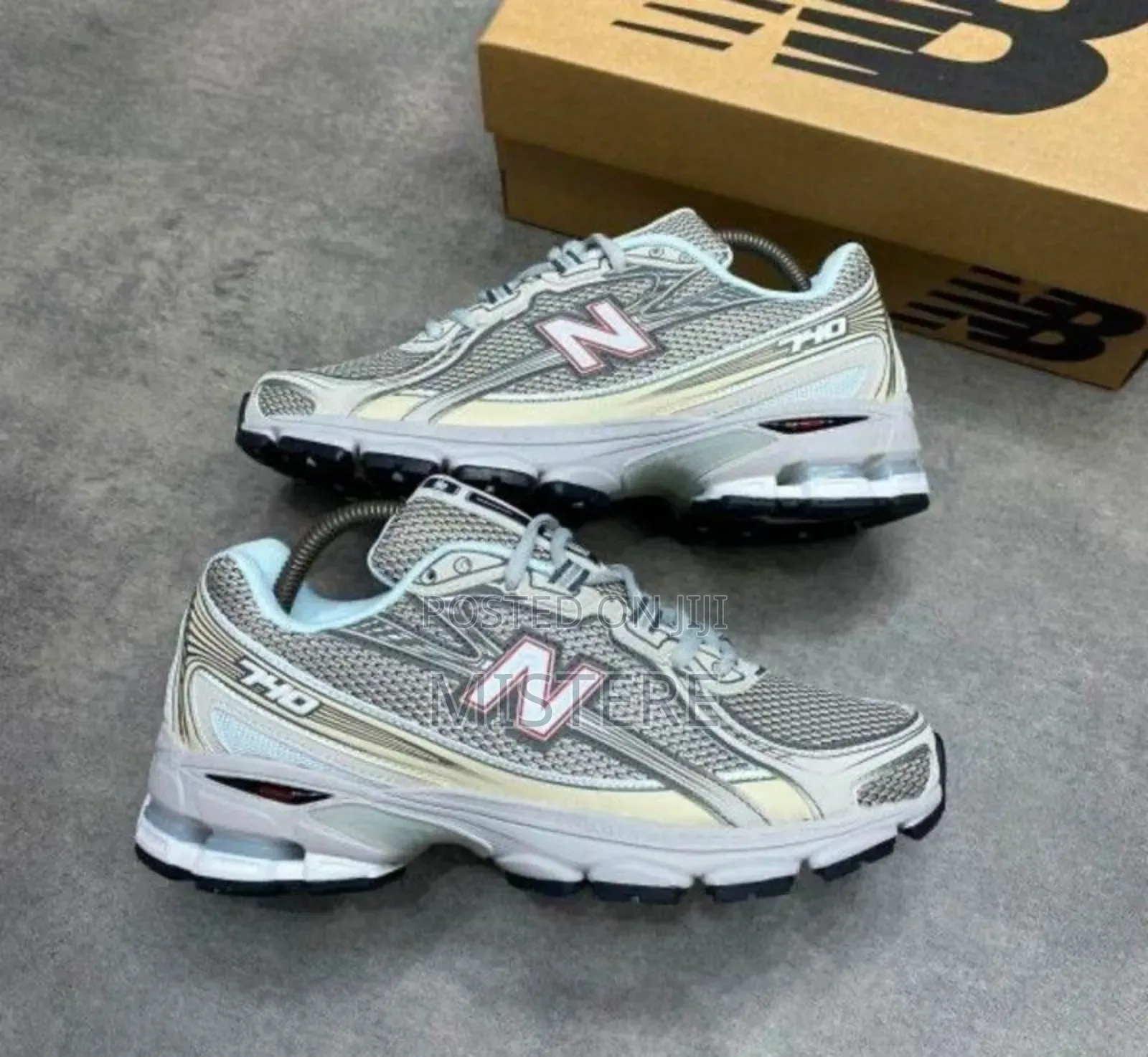 New Balance 270