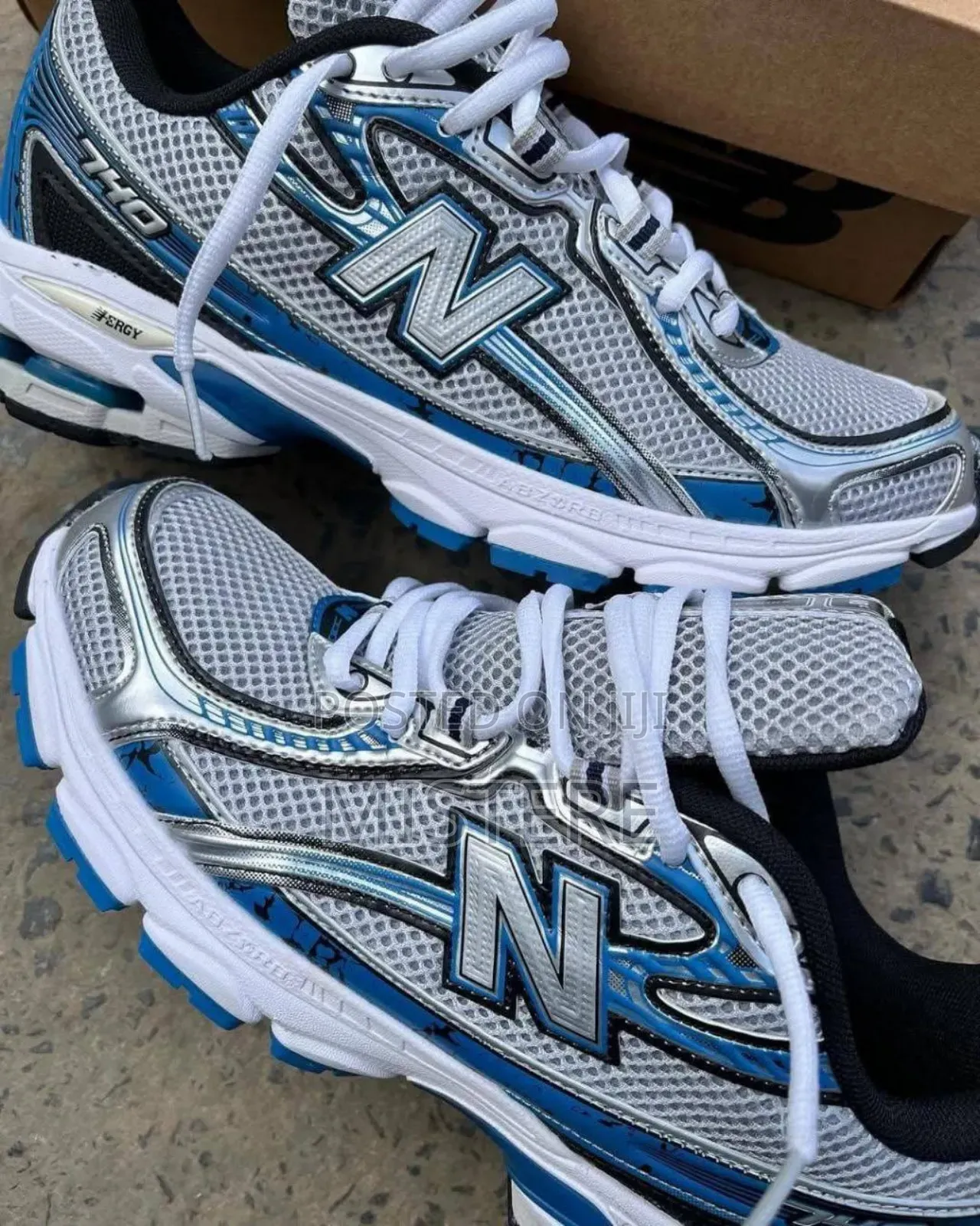 New Balance 270