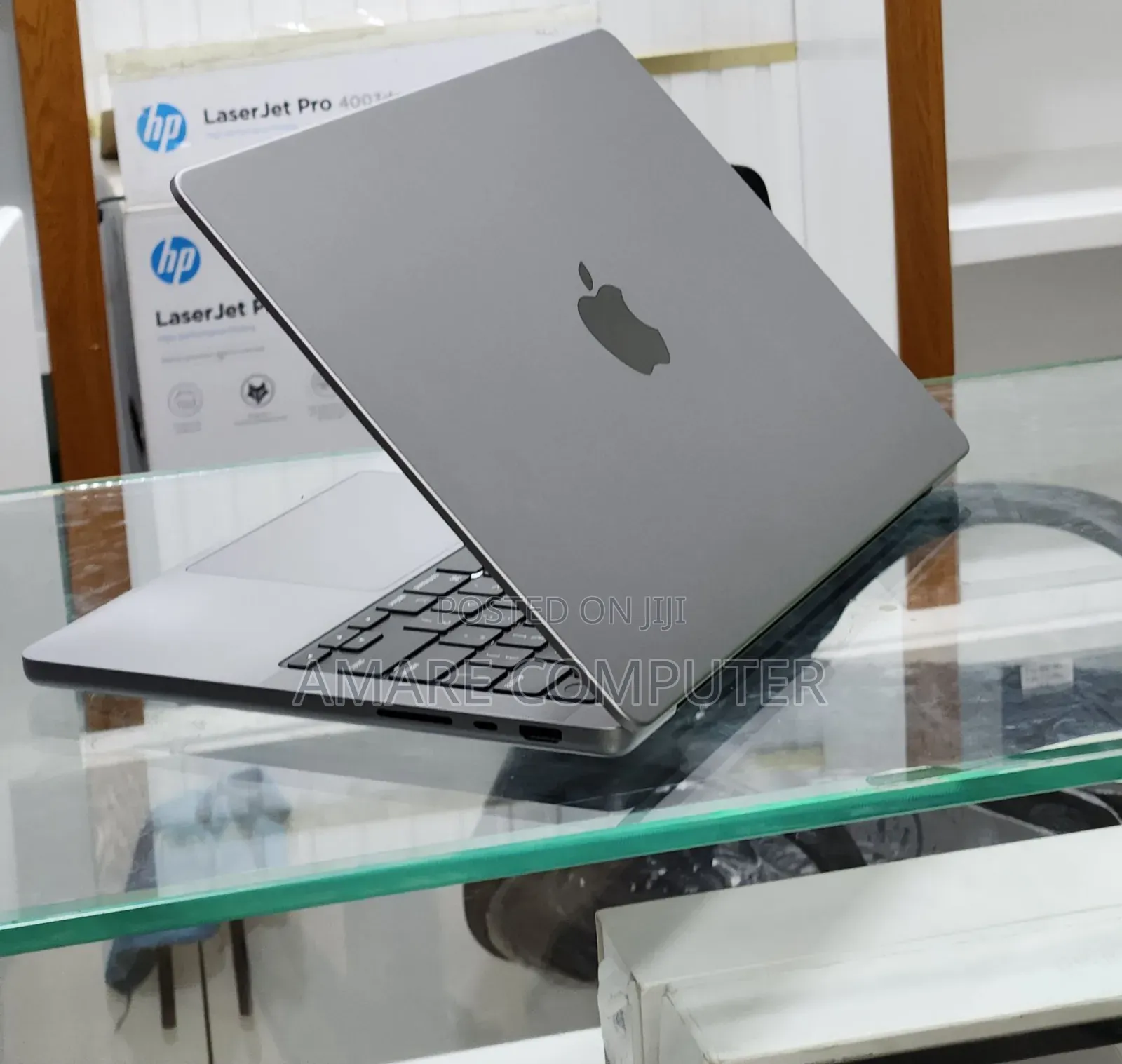 New Laptop Apple MacBook Pro M1 16GB Apple M1 Pro SSD 512GB