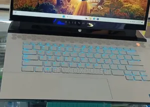 New Laptop Alienware M15 r3 8GB Intel Core i7 SSD 1T