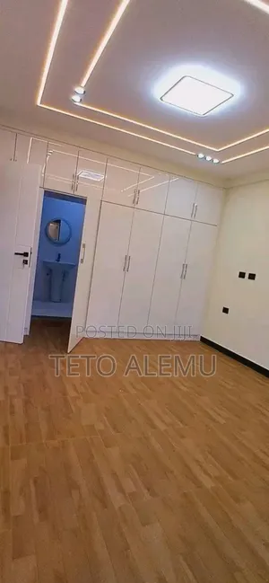 6bdrm House in የሚሸጥ ቤት 📍 አካባቢ: ሰሚት, Bole for sale