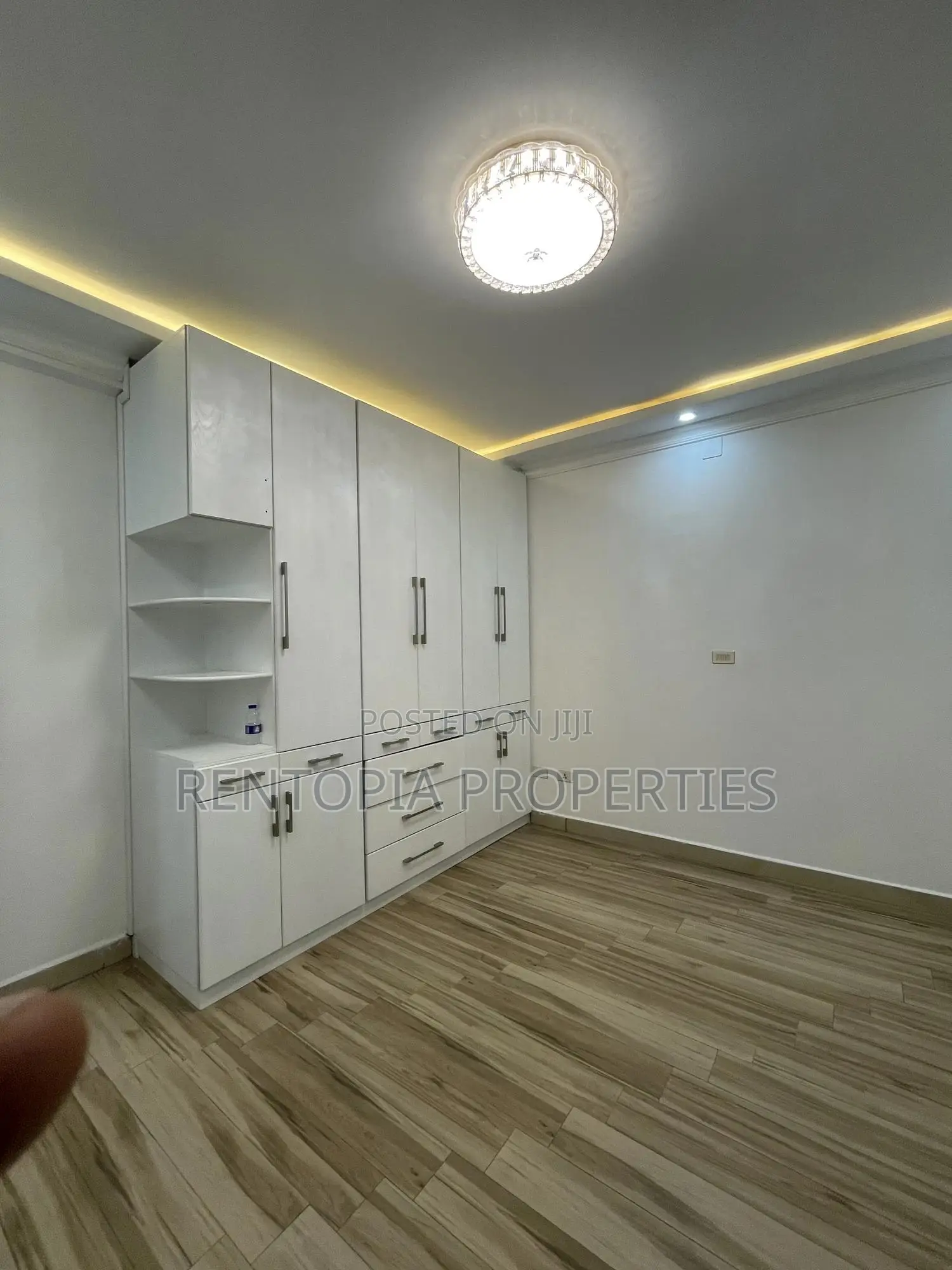2bdrm Apartment in Yeka for rent
