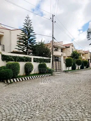 6bdrm House in የሚሸጥ 250 ካሬ G+1 አያት, Bole for sale