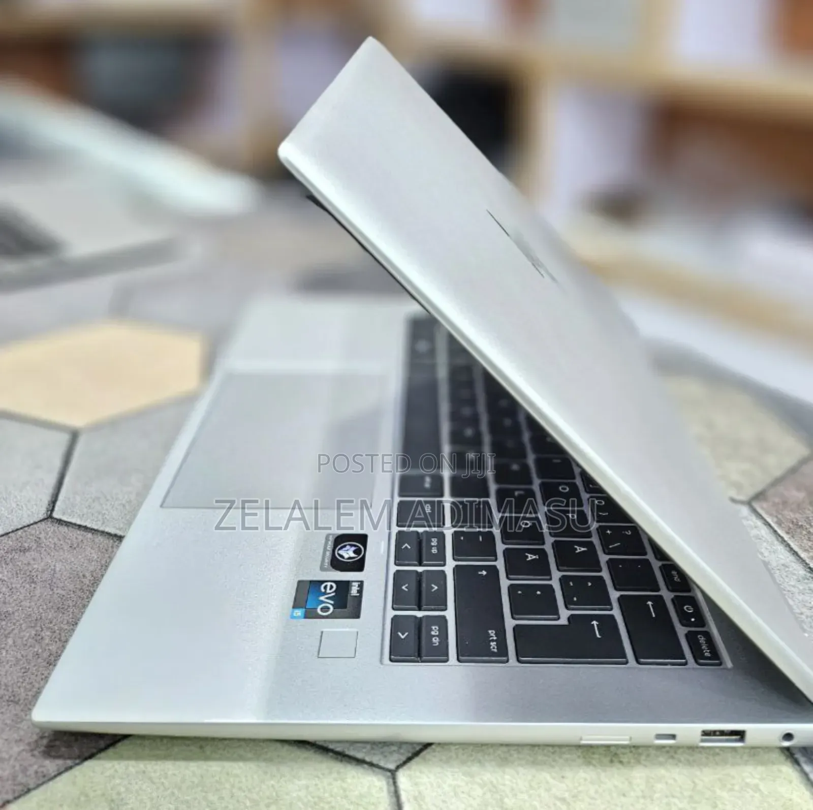 New Laptop HP EliteBook x360 1040 G9 16GB Intel Core i7 SSD 512GB